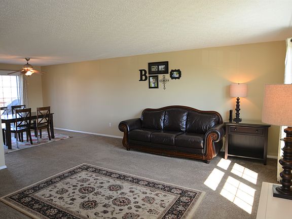4th image of 8313 Tamarack Dr