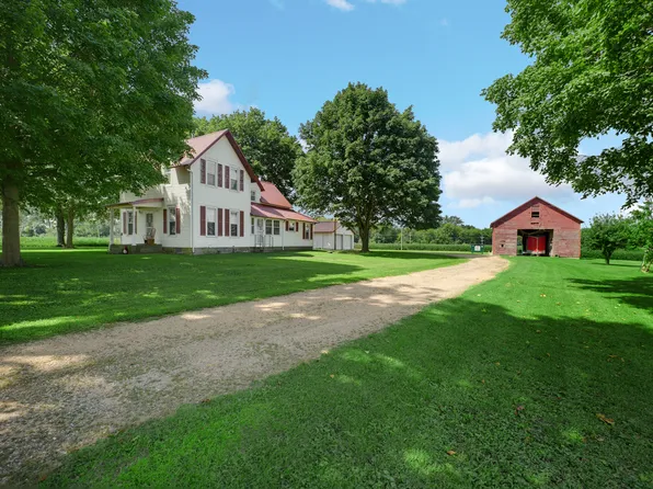 1061 Robbins Rd, Amboy, IL 61310