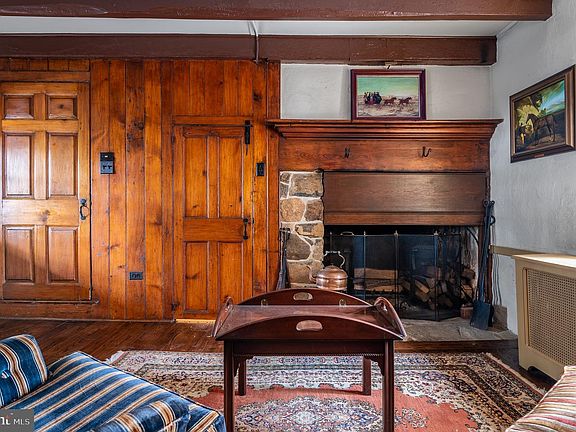 5th image of 1169 Saint Matthews Rd