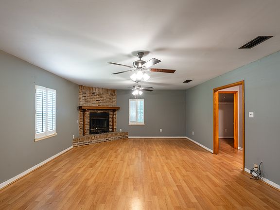 5th image of 8875 Franklin Ave