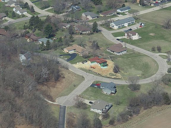 3rd image of 790 Westbrook Dr