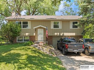 9462 Binney St, Omaha, NE 68134