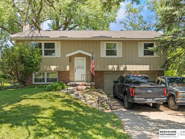 9462 Binney St, Omaha, NE 68134