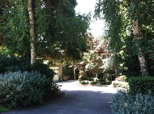 5647 NE Keswick Dr, Seattle, WA 98105