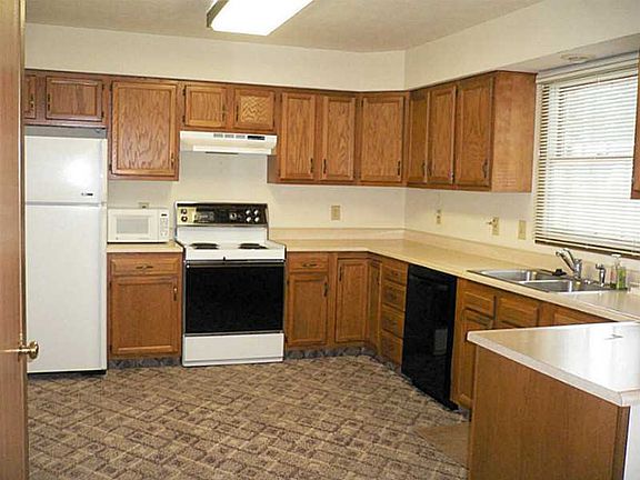 4th image of 1831 Carol Dr