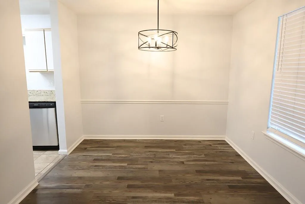 2 bed, 2.0 bath, 1156 sqft, $1,295 — Photo 1