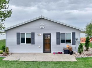 601 N Rice Lake Rd, Douglas, ND 58735