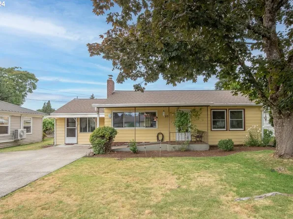 570 E Berkeley St, Gladstone, OR 97027