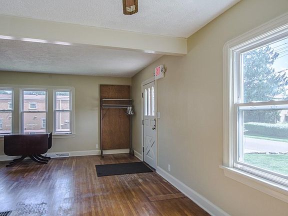 2nd image of 908 Maumee Ave