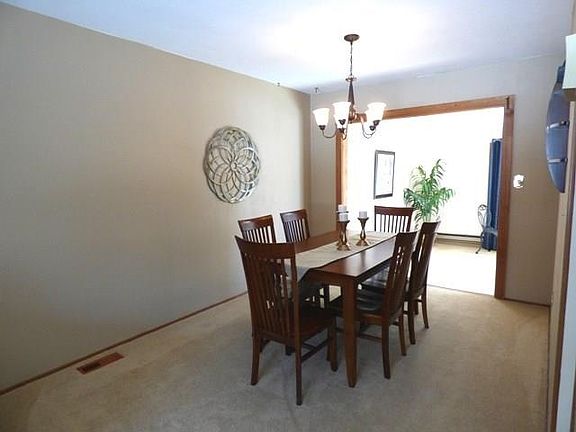 4th image of 6557 Forest Glen Ave