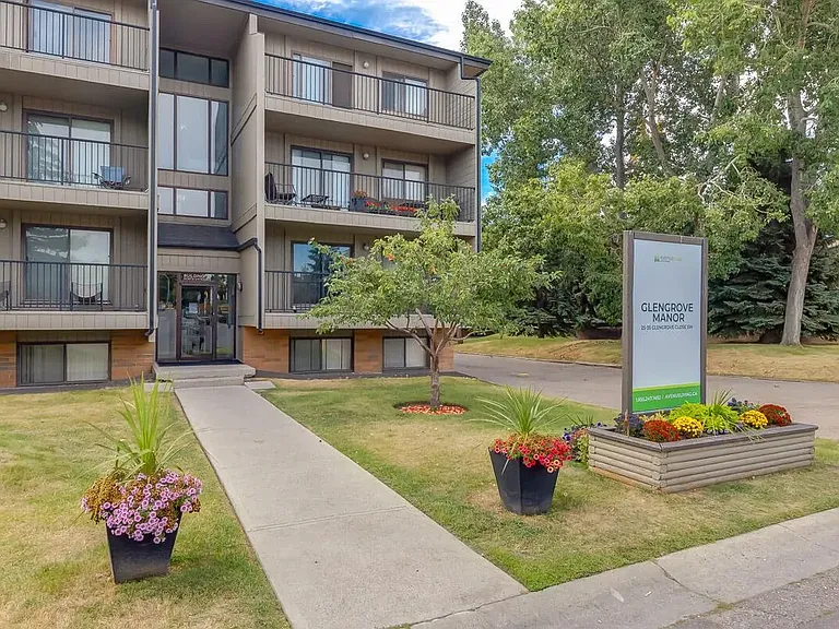 25 Glengrove Close SW — Photo 30