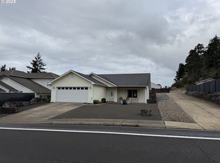 1945 32nd St, Florence, OR 97439