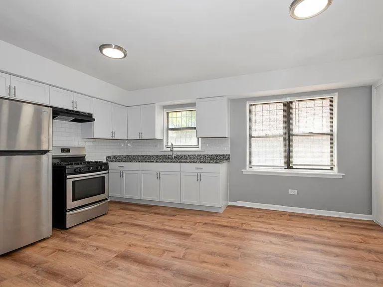 7900 S. Paxton Ave. — Photo 21