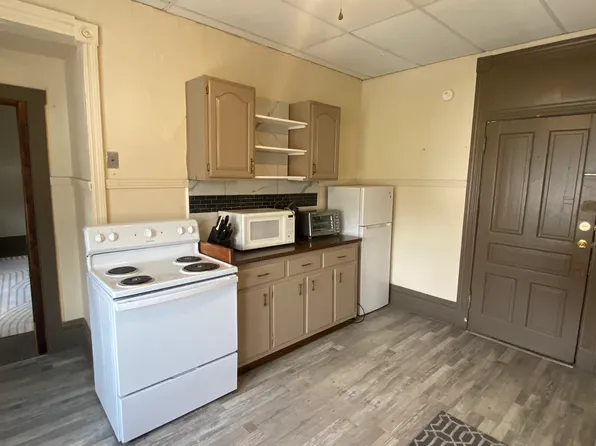 61 Main St #202, Manor, PA 15665