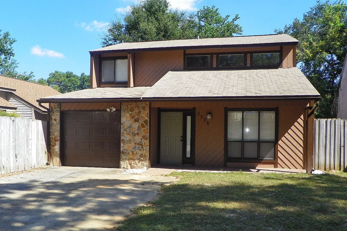 2 bed, 2.0 bath, 1391 sqft, $1,700 — Photo 1