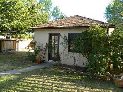 Detached garage building
