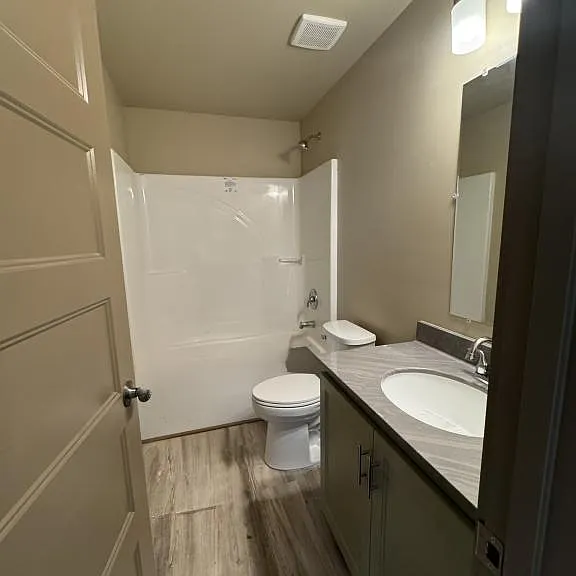 118 Dobbins Cir — Photo 6
