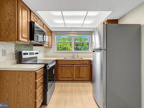 2nd image of 12106 Green Leaf Ct APT 102