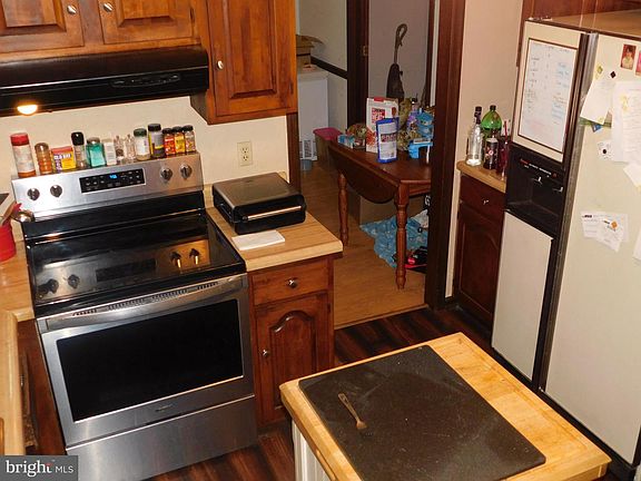 3rd image of 6265 Westbury Dr