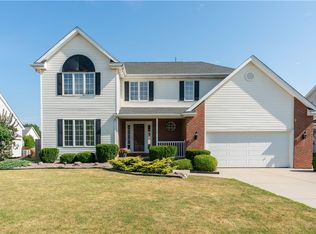 29 Katelyn Ln, Lancaster, NY 14086