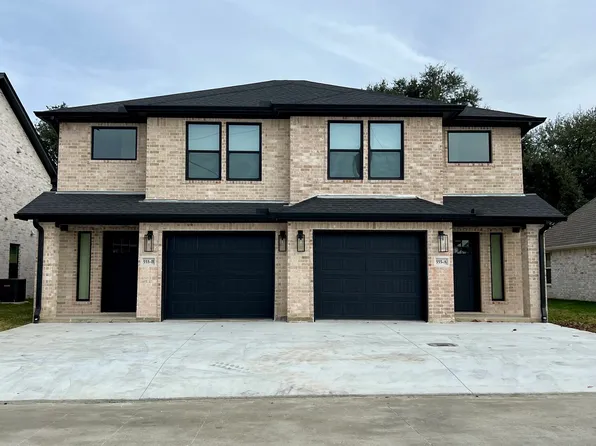 555 S 28th St #A, Nederland, TX 77627