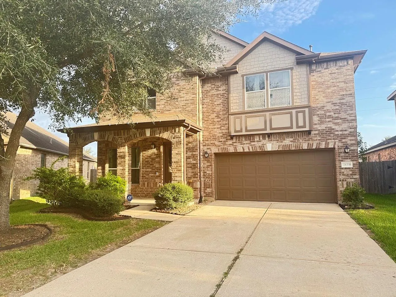 5 bed, 3.0 bath, 3327 sqft, $2,950 — Photo 2