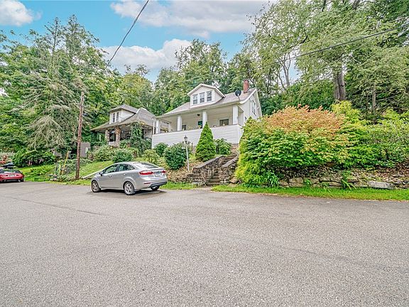 2nd image of 1135 Agnes Ave