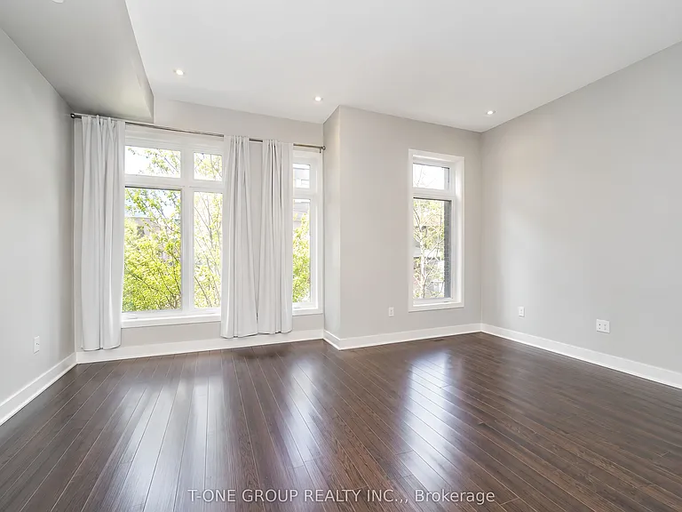 55 Sutton Ave — Photo 25