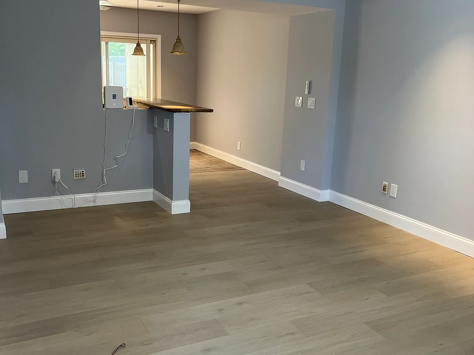 2 bed, 1.5 bath, 905 sqft, $2,000 — Photo 2