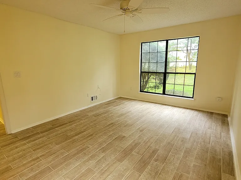 433 Danbury Ln #433 — Photo 36