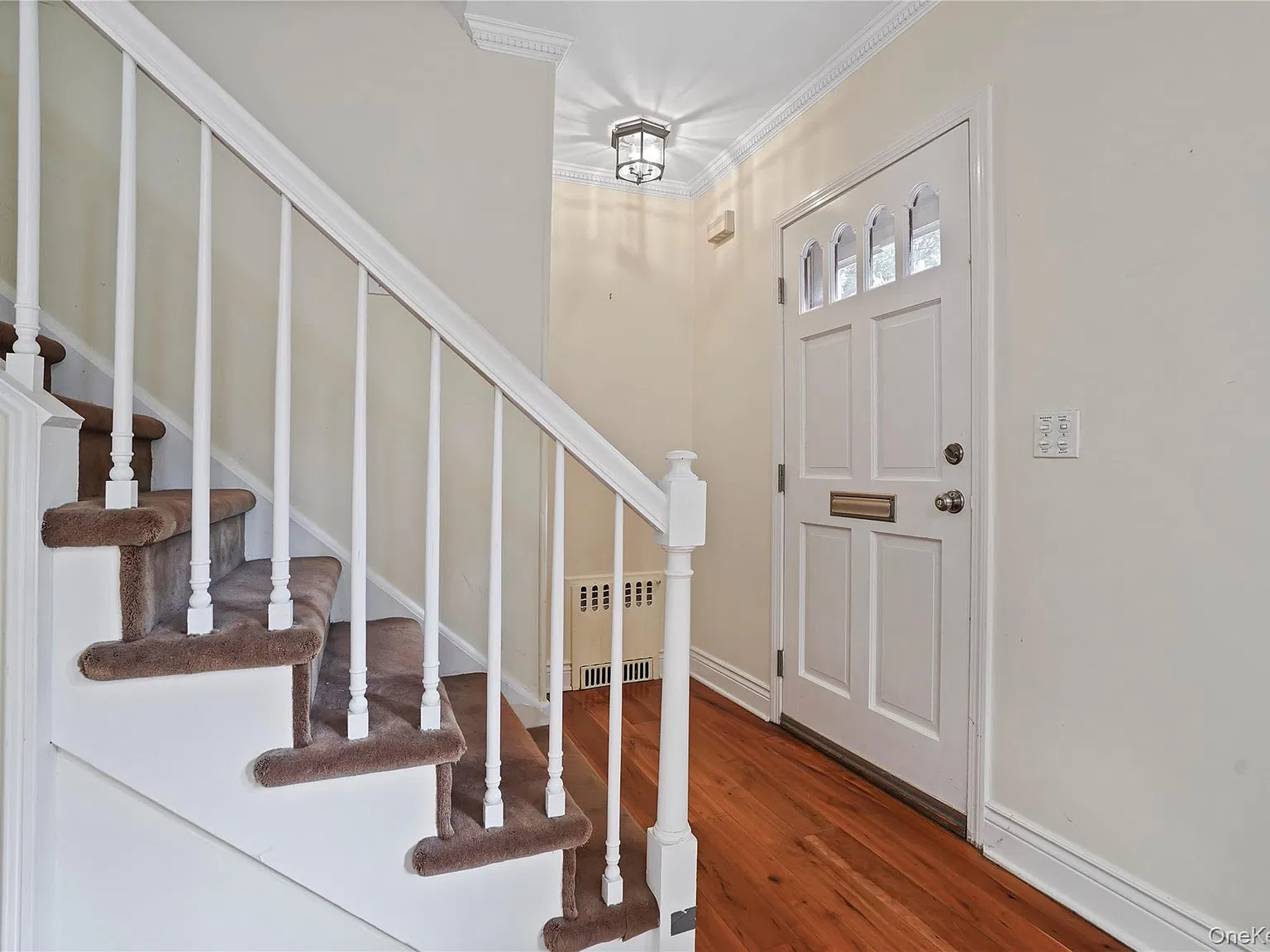 3 bed, 2.5 bath, 2047 sqft, $6,200 — Photo 2