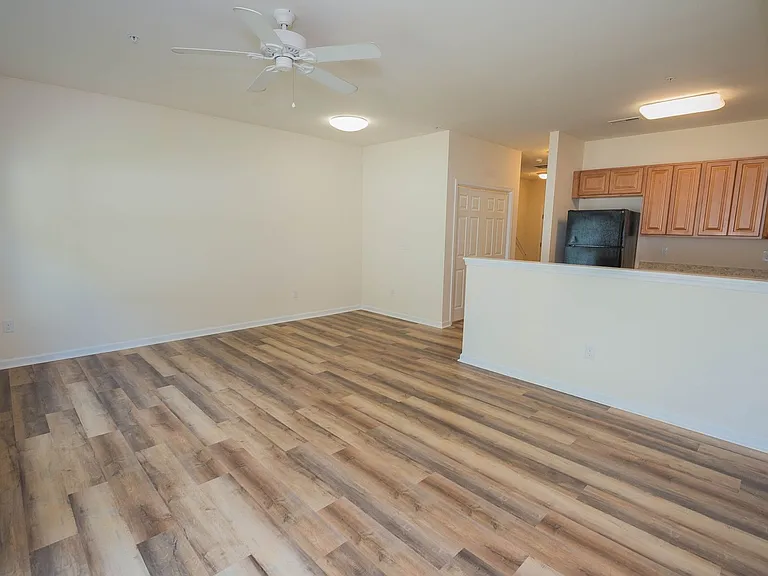 403 Parkview Ct — Photo 51