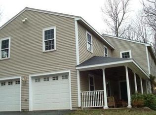 366 Leadmine Rd, Sturbridge, MA 01566