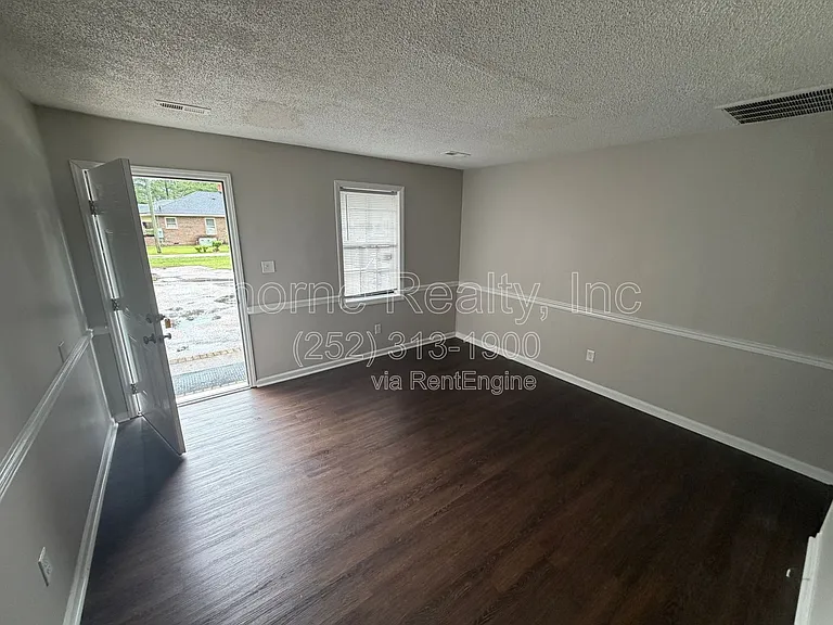 600 S Vyne St #F — Photo 7