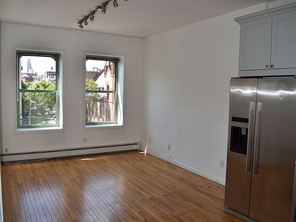 4th image of 218 Lenox Ave #2