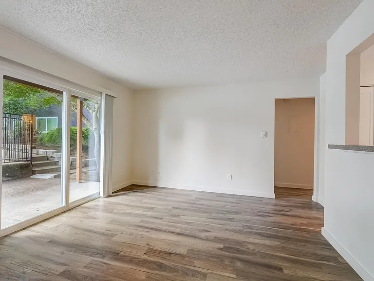 Icon Beaverton — Photo 26