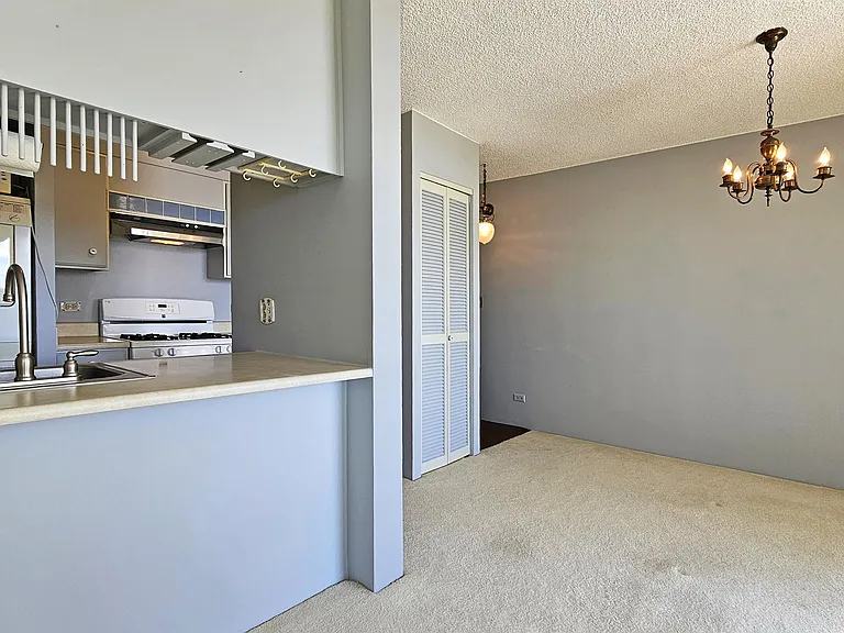 1571 Piikoi St #1405 — Photo 5