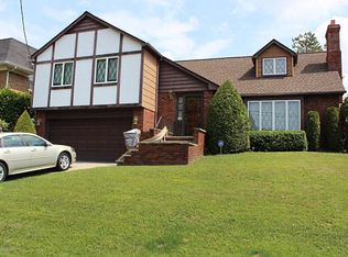 101 Radcliff Rd, Staten Island, NY 10305