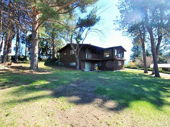 2nd image of 2233 Lakeshore Dr