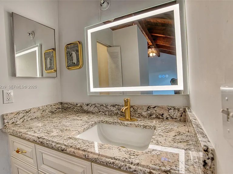 8015 SW 21st Ct #8015 — Photo 25