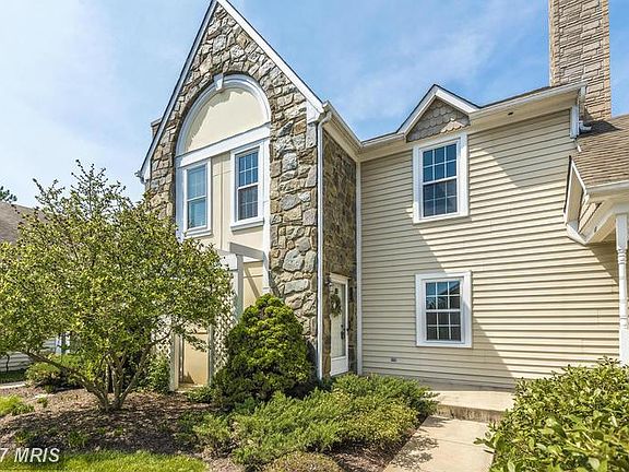 2nd image of 815 Dunbrooke Ct