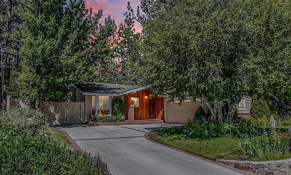 1st image of 204 Oriole Dr
