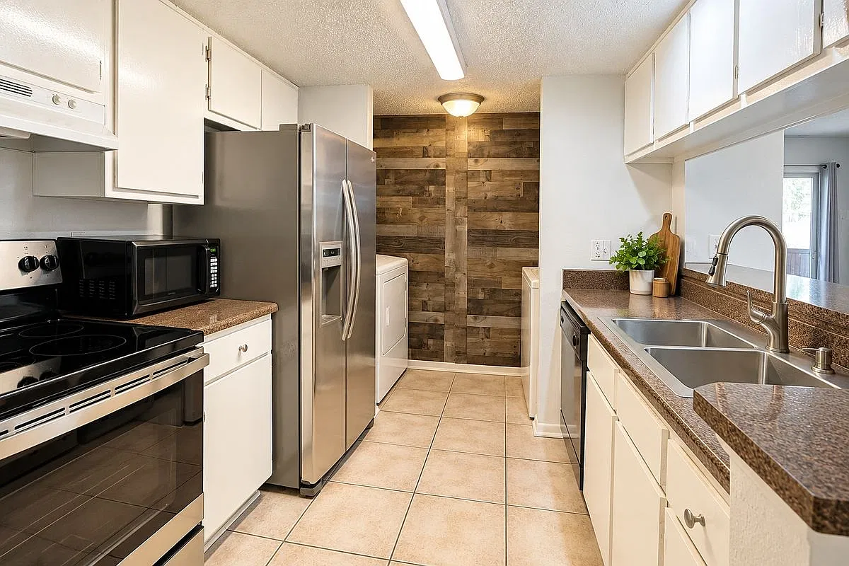 2 bed, 2.0 bath, 998 sqft, $1,375 — Photo 1