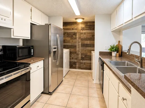 260 El Dorado Blvd APT 808, Webster, TX 77598