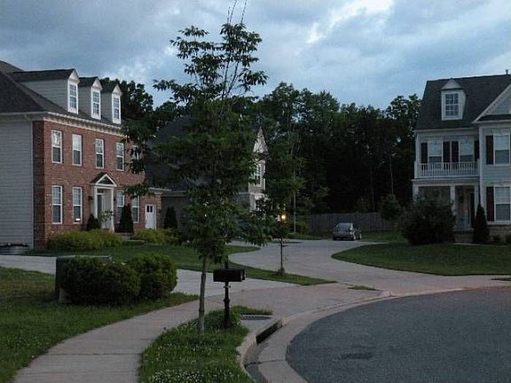2nd image of 1218 Pickett Cir