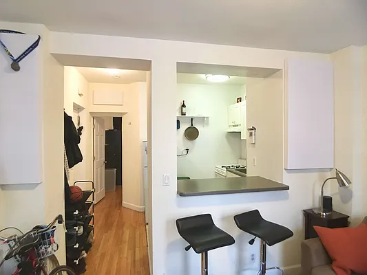 Rented by Moises Farhart, LREB | media 11