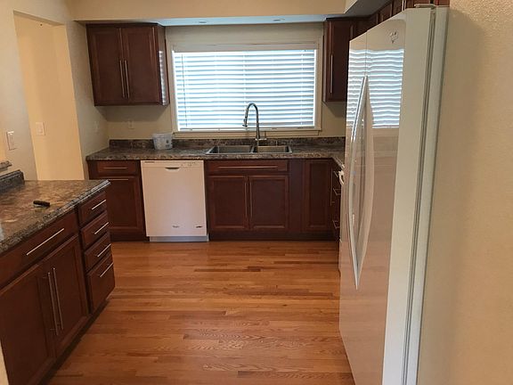 5th image of 5906 67th Ave NE