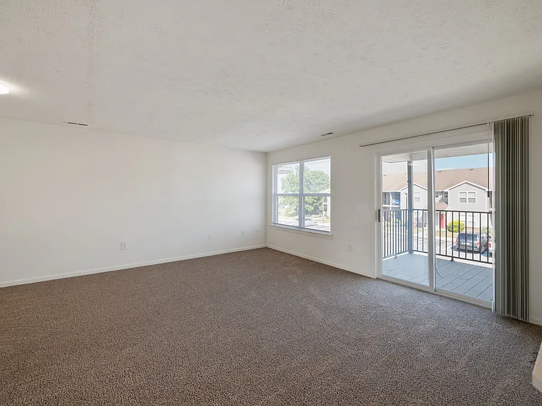 Autumn Woods Apartments — Photo 24