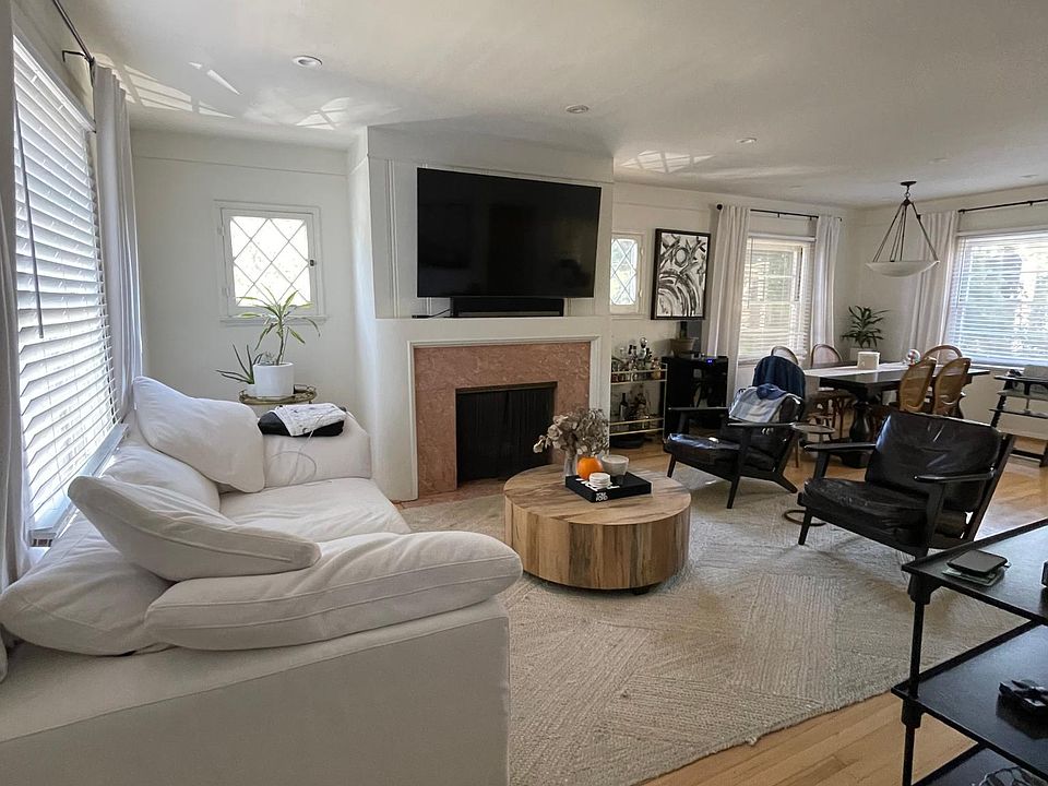 1st image of 9433 Charleville Blvd