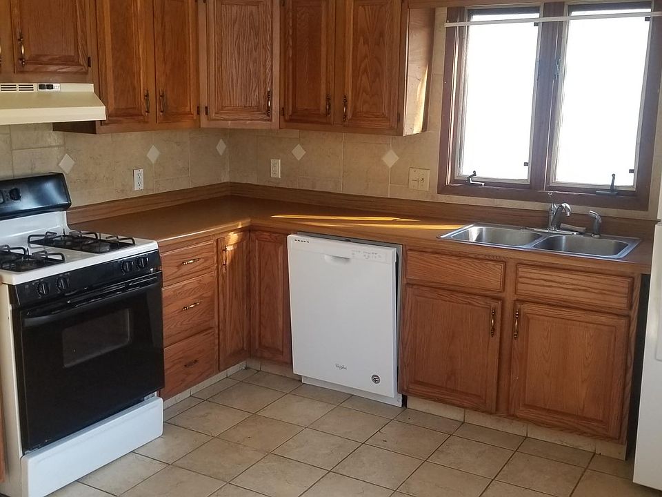 2nd image of 520 2nd St